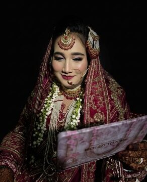 Ayesha naznen (2) (1)